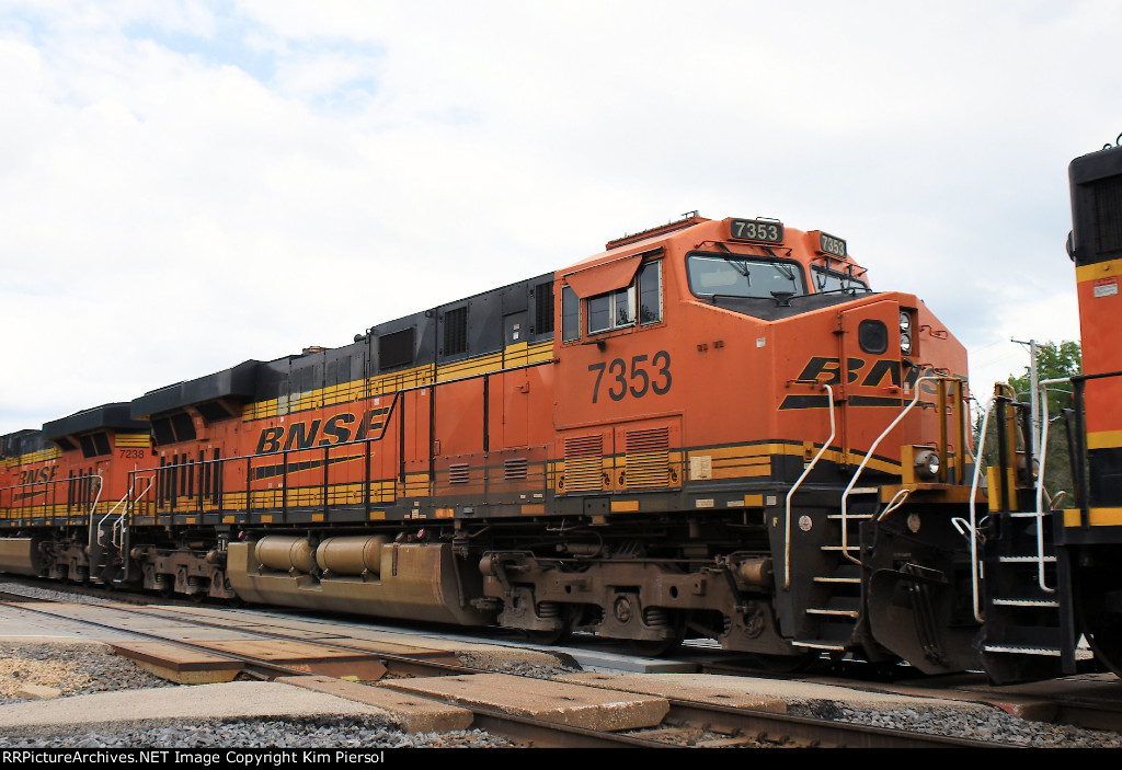 BNSF 7353